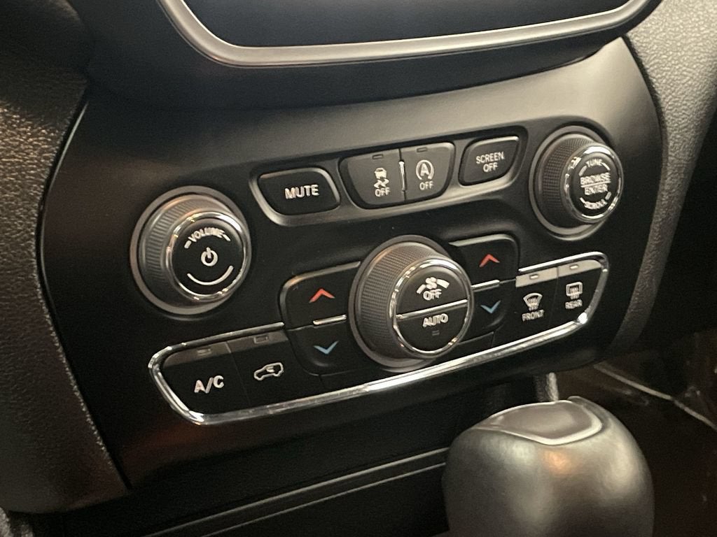 2023 Jeep Cherokee Altitude Lux 4x4