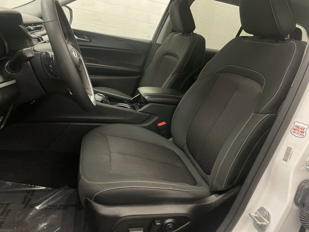 2023 Jeep Grand Cherokee Laredo