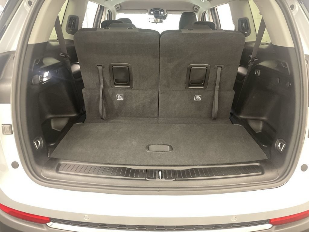 2023 Jeep Grand Cherokee L Laredo 4x4