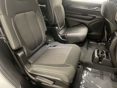 2023 Jeep Grand Cherokee L Laredo 4x4