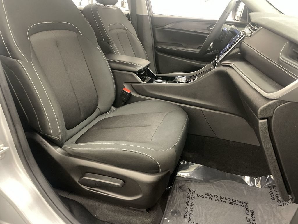 2023 Jeep Grand Cherokee L Laredo 4x4
