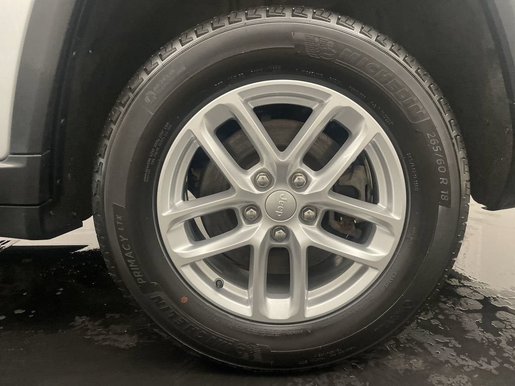 2023 Jeep Grand Cherokee L Laredo 4x4
