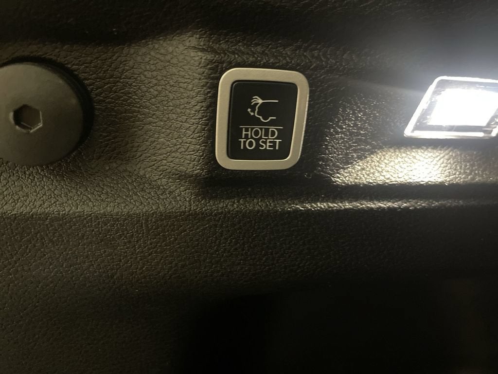 2023 Jeep Grand Cherokee L Laredo 4x4