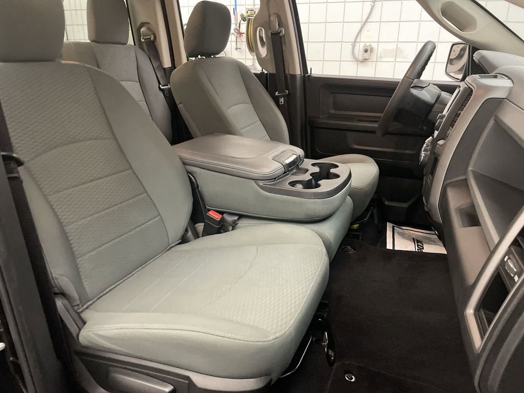 2018 RAM 1500 Express Quad Cab 4x4 6'4" Box