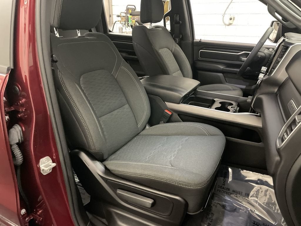 2025 RAM 1500 Big Horn Crew Cab 4x4 5'7" Box