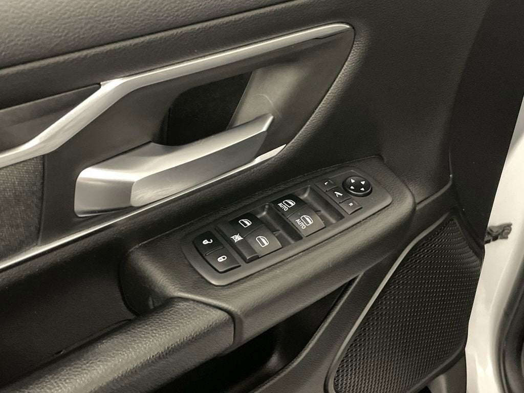 2019 RAM 1500 Big Horn/Lone Star Crew Cab 4x4 5'7" Box