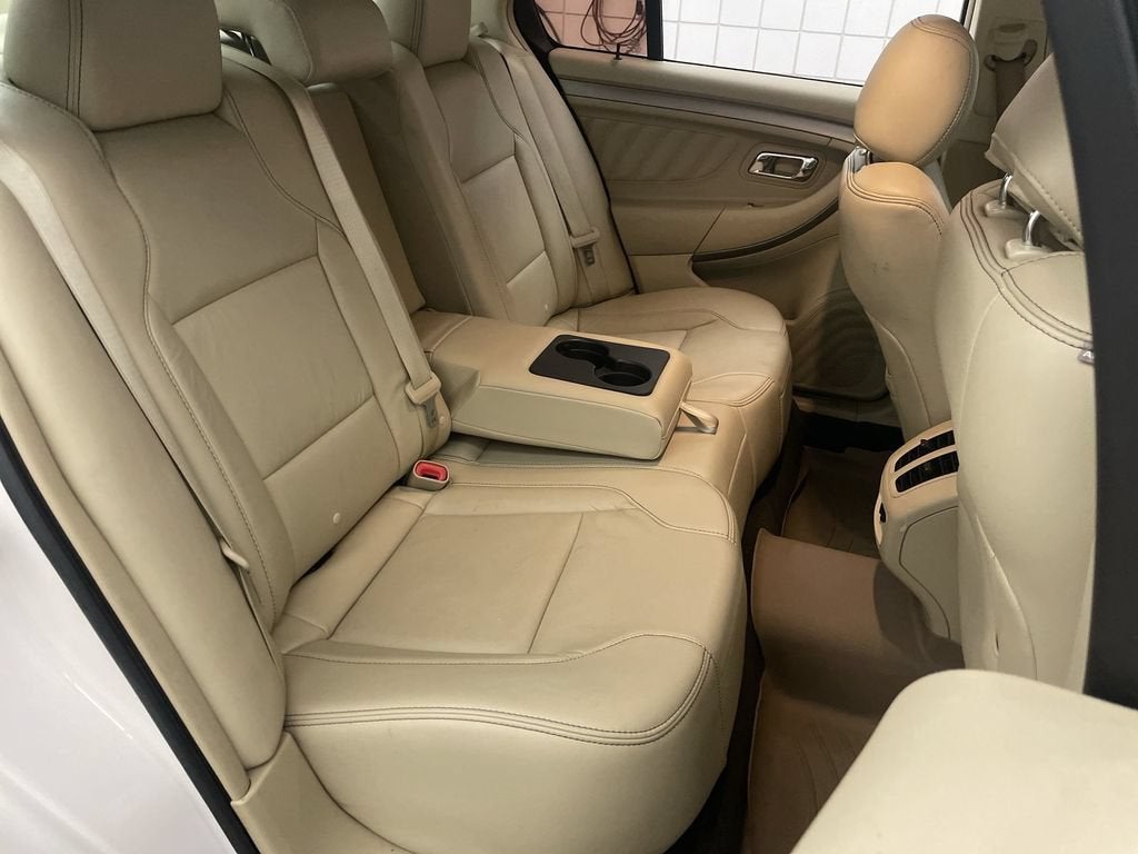 2018 Ford Taurus SEL