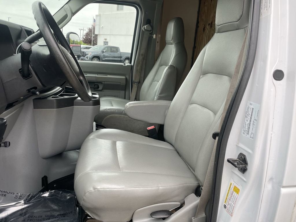 2019 Ford E-Series Cutaway BASE