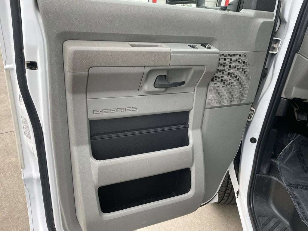 2019 Ford E-Series Cutaway BASE