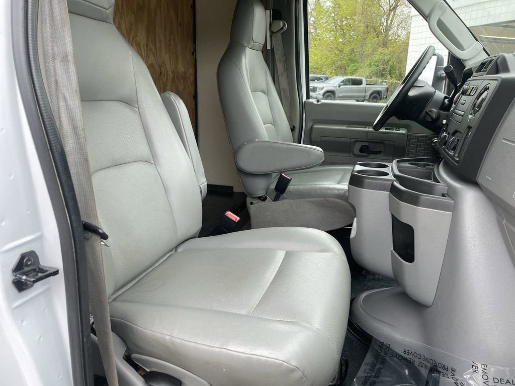 2019 Ford E-Series Cutaway BASE
