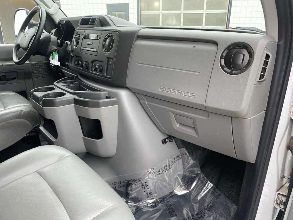 2019 Ford E-Series Cutaway BASE