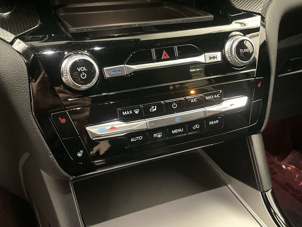 2024 Ford Explorer ST-Line