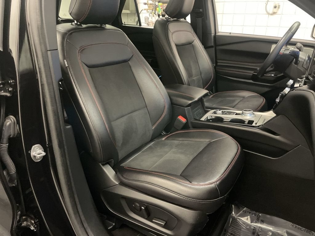 2024 Ford Explorer ST-Line