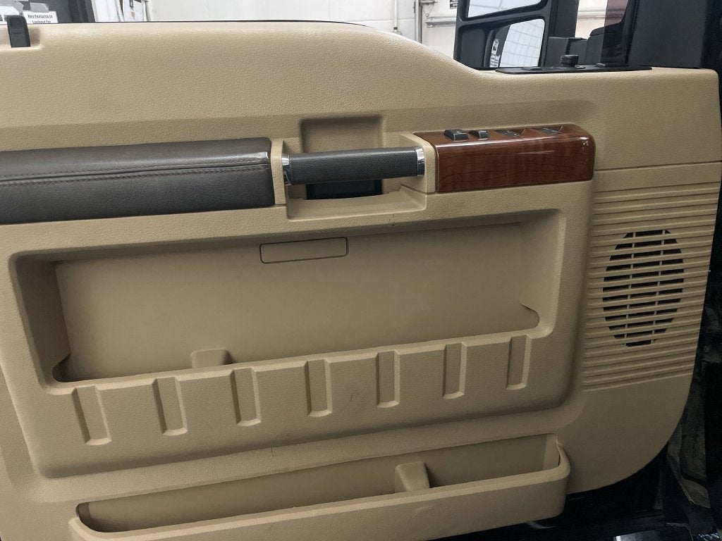 2015 Ford Super Duty F-350 DRW Lariat