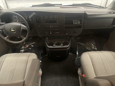 2025 Chevrolet Express Passenger 1LT