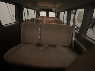 2025 Chevrolet Express Passenger 1LT