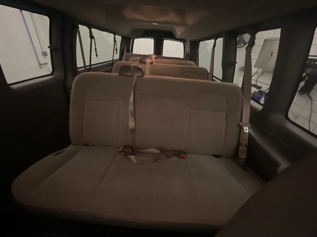 2025 Chevrolet Express Passenger 1LT