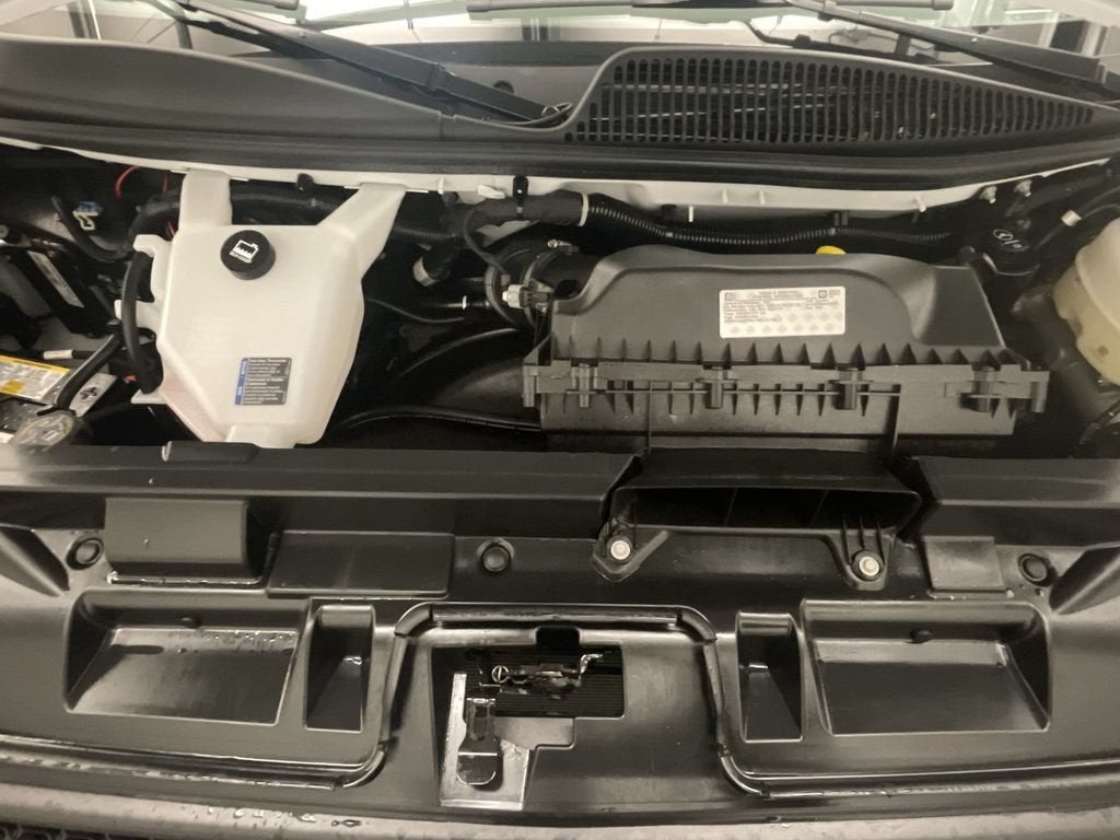 2025 Chevrolet Express Passenger 1LT