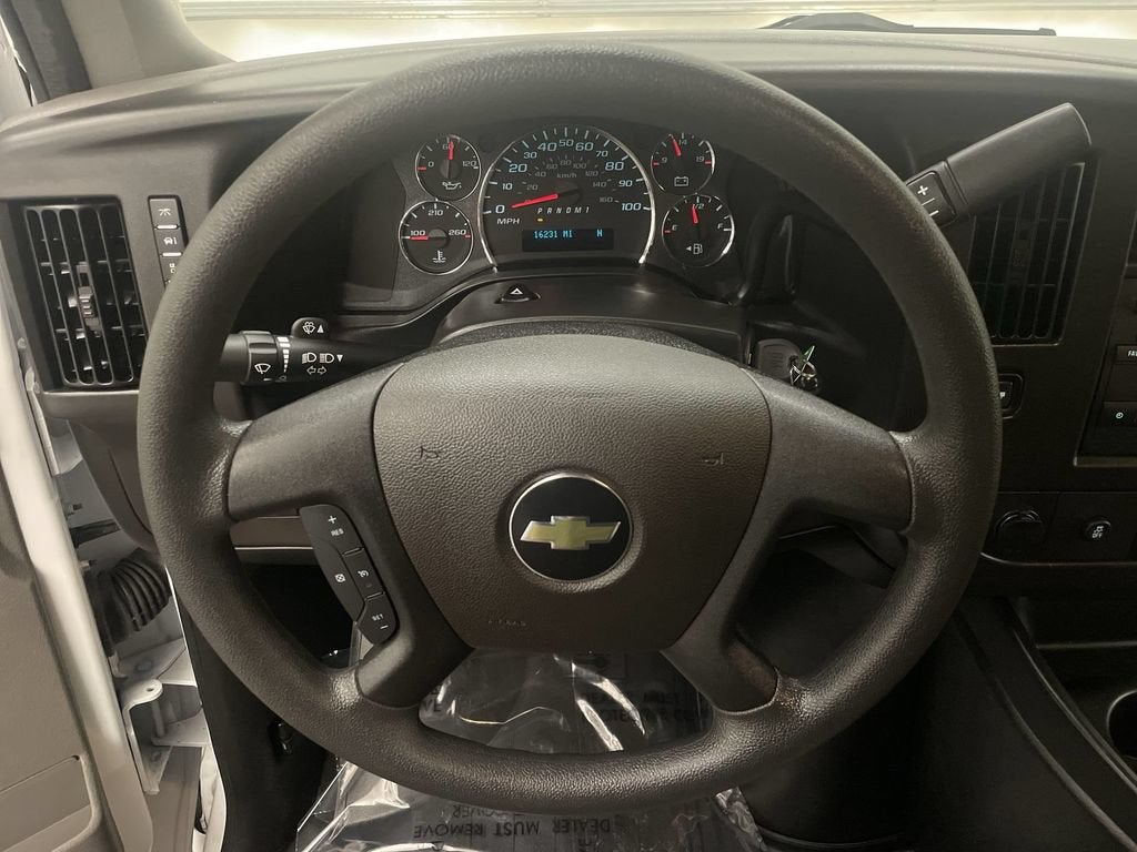 2025 Chevrolet Express Passenger 1LT