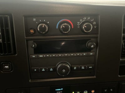 2025 Chevrolet Express Passenger 1LT