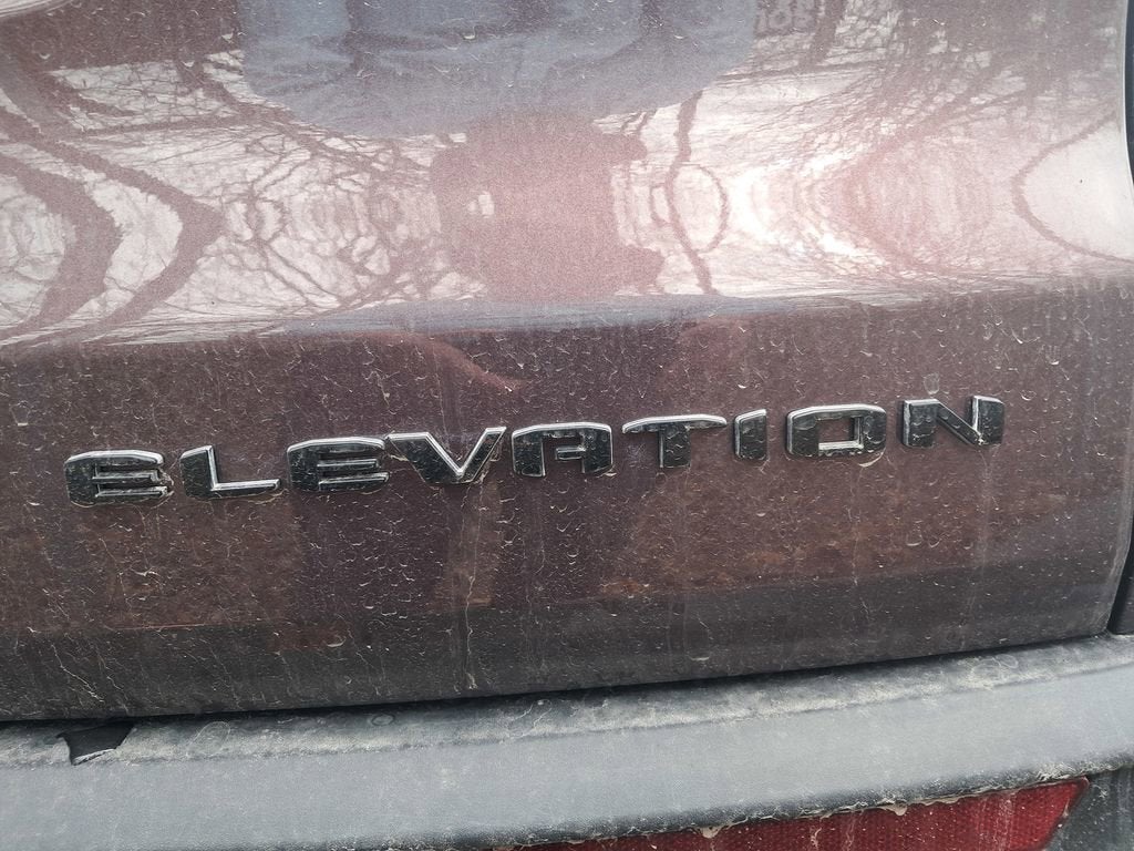 2024 GMC Acadia Elevation