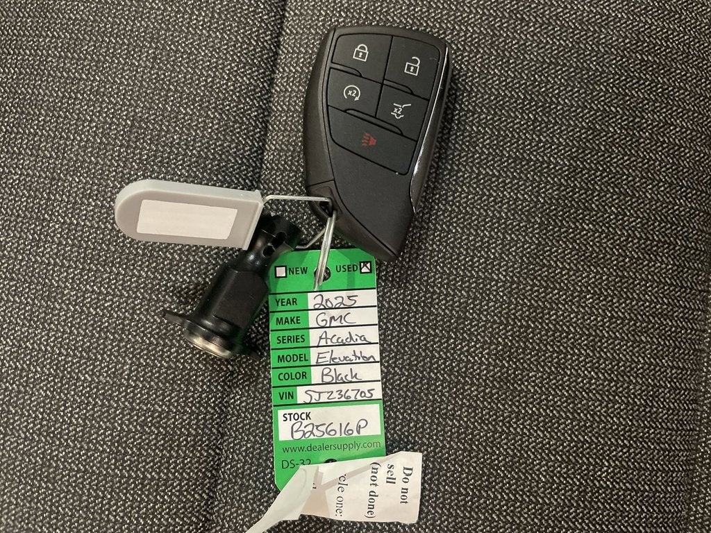 2025 GMC Acadia Elevation