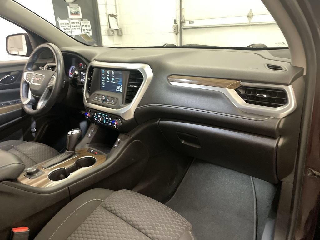 2017 GMC Acadia SLE