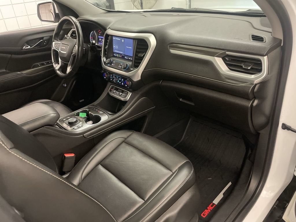 2021 GMC Acadia SLT