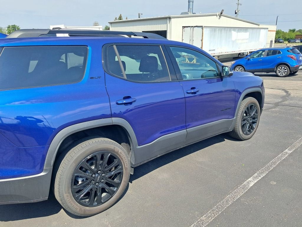 2023 GMC Acadia SLT