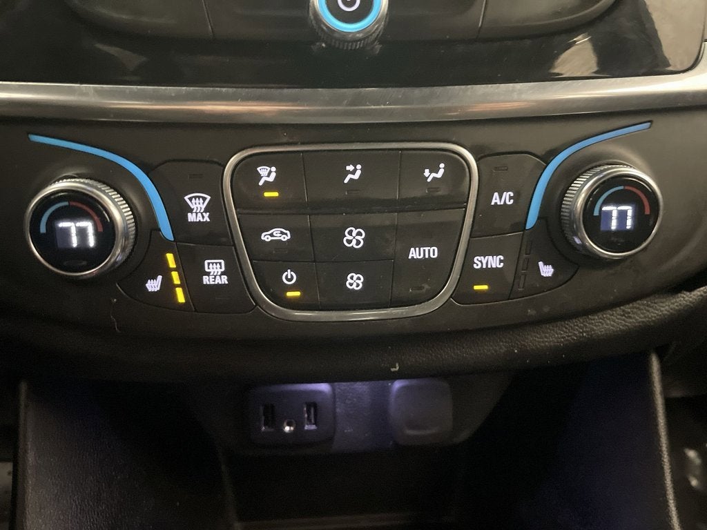 2022 Chevrolet Traverse LT Cloth