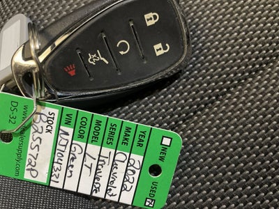 2022 Chevrolet Traverse LT Cloth