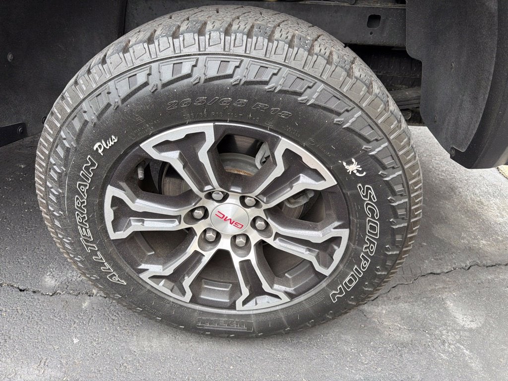 2023 GMC Canyon AT4