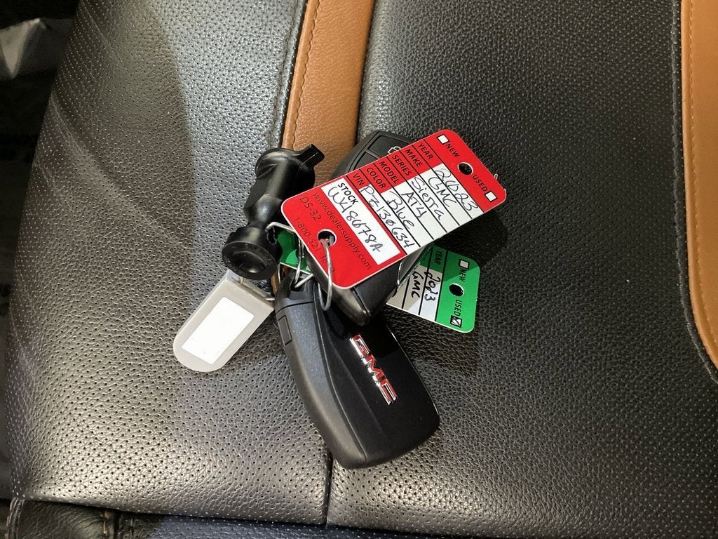 2023 GMC Sierra 1500 AT4