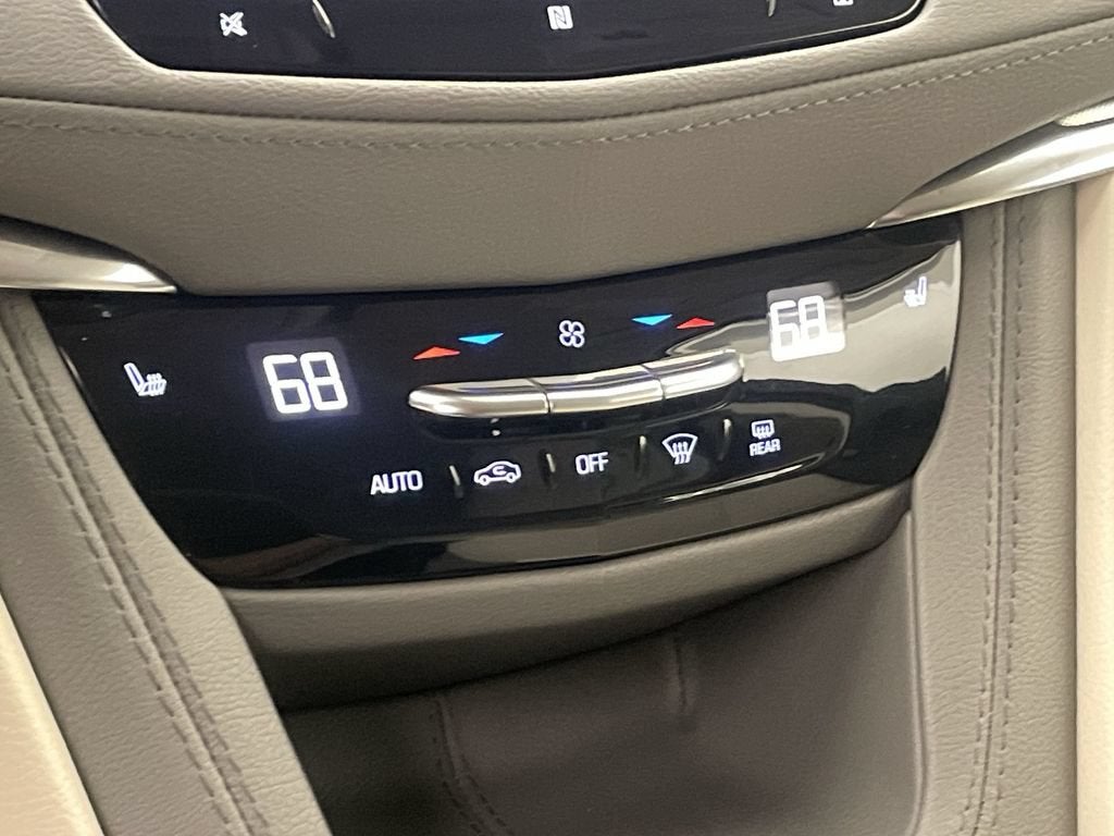 2021 Cadillac XT5 FWD Premium Luxury