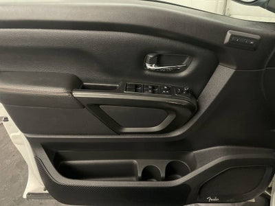 2021 Nissan TITAN Crew Cab PRO-4X 4x4