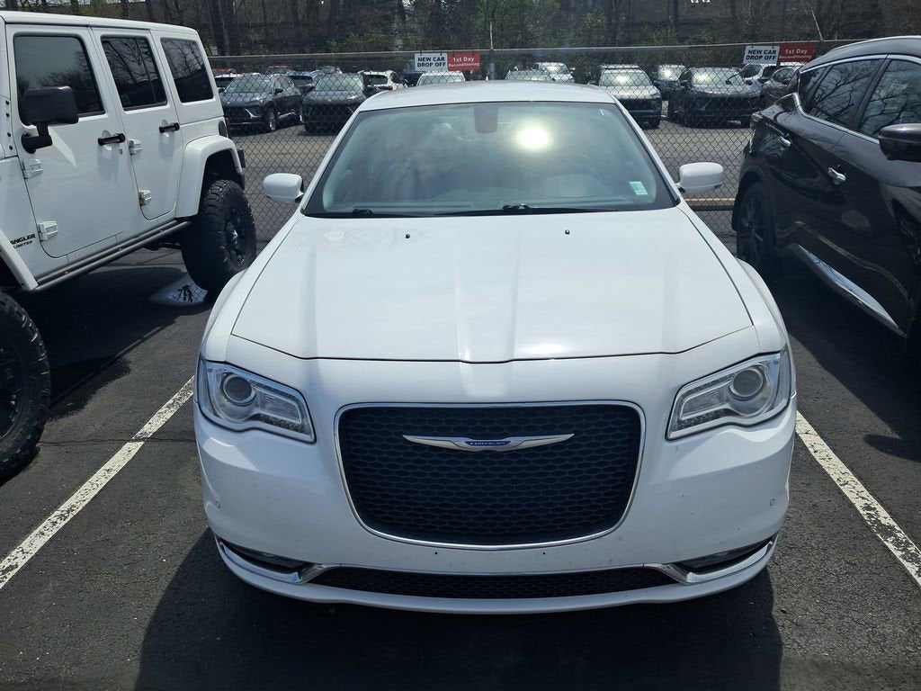 2021 Chrysler 300 Touring L