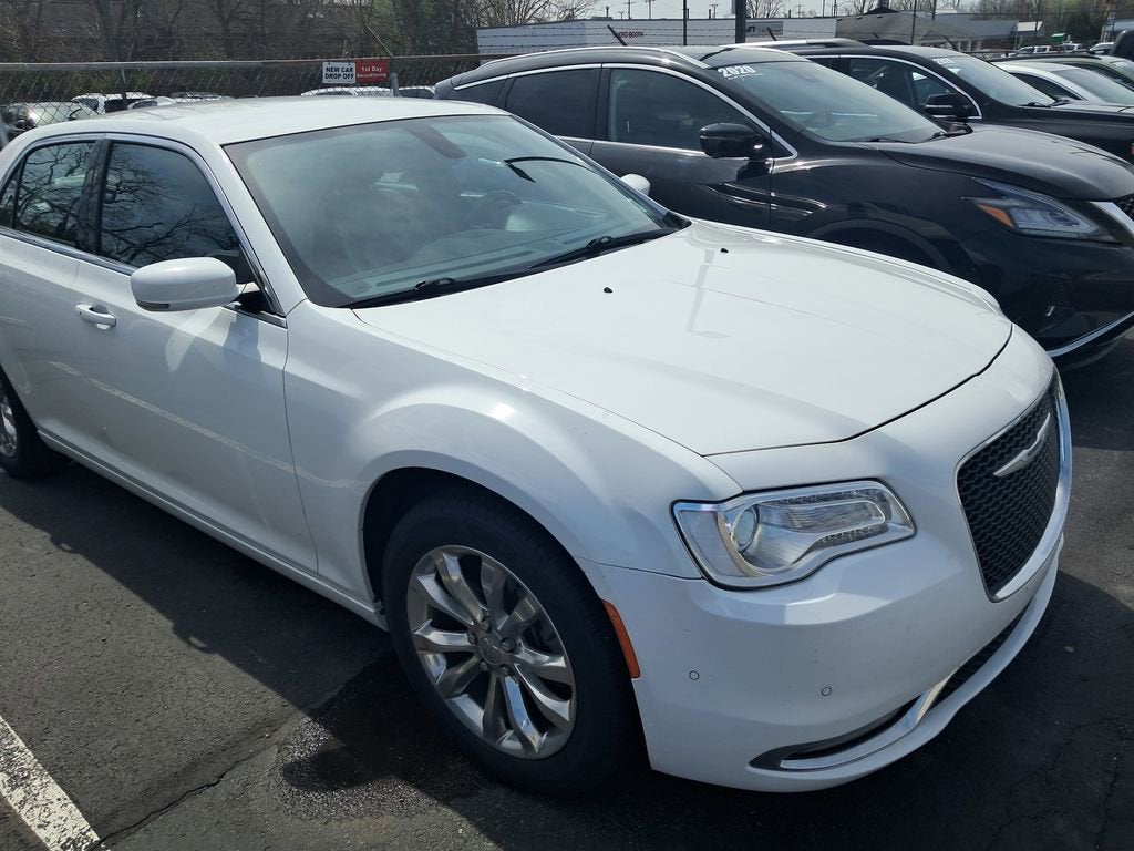 2021 Chrysler 300 Touring L