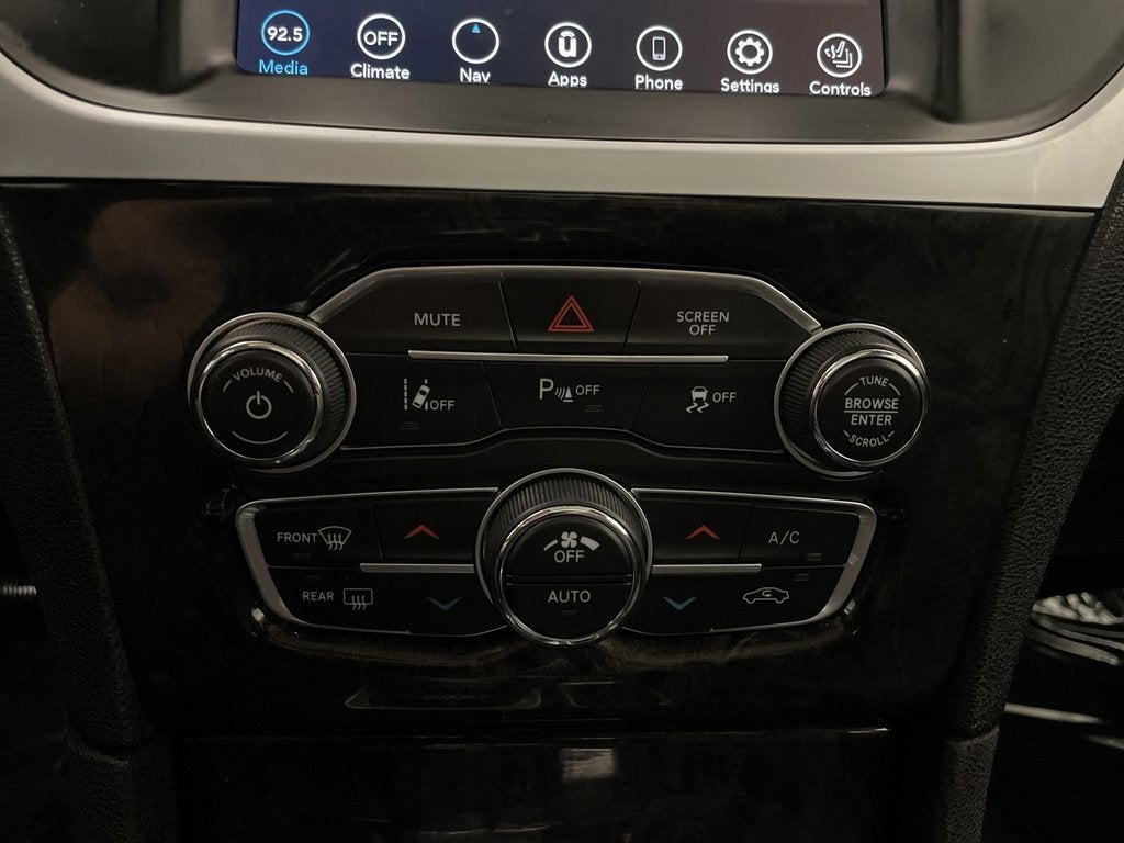 2023 Chrysler 300 Touring L