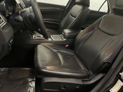 2023 Chrysler 300 Touring L