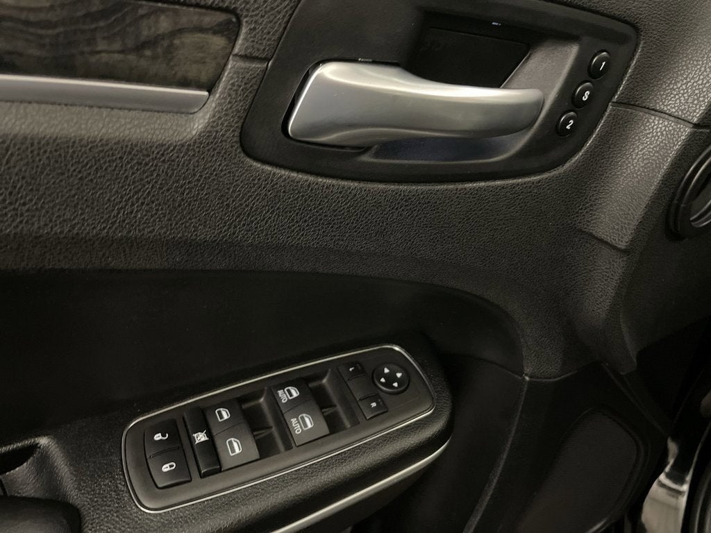 2023 Chrysler 300 Touring L