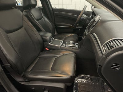 2023 Chrysler 300 Touring L