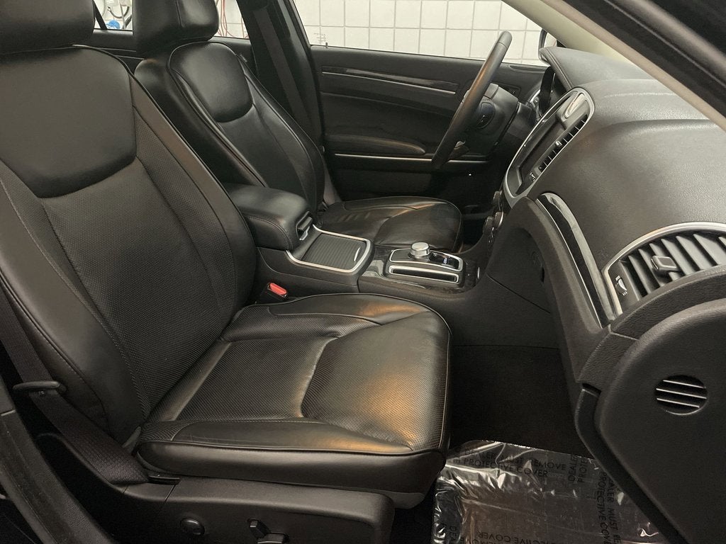 2023 Chrysler 300 Touring L