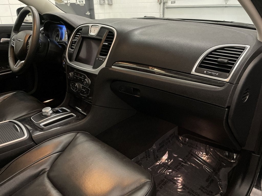 2023 Chrysler 300 Touring L