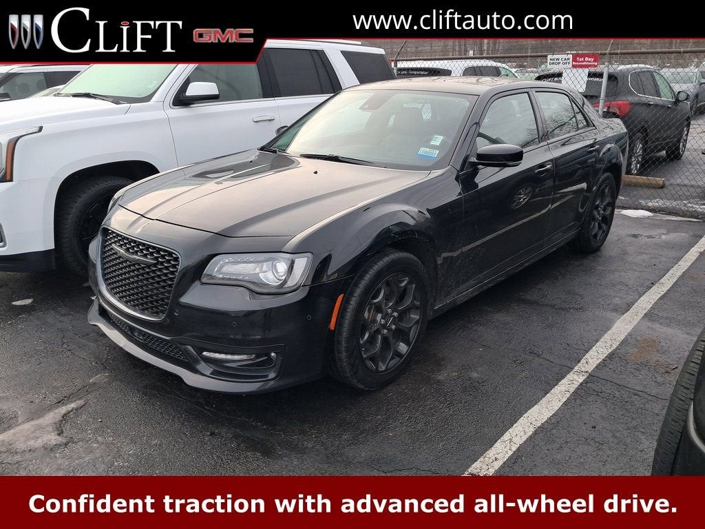 2023 Chrysler 300 Touring L