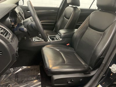 2023 Chrysler 300 Touring L