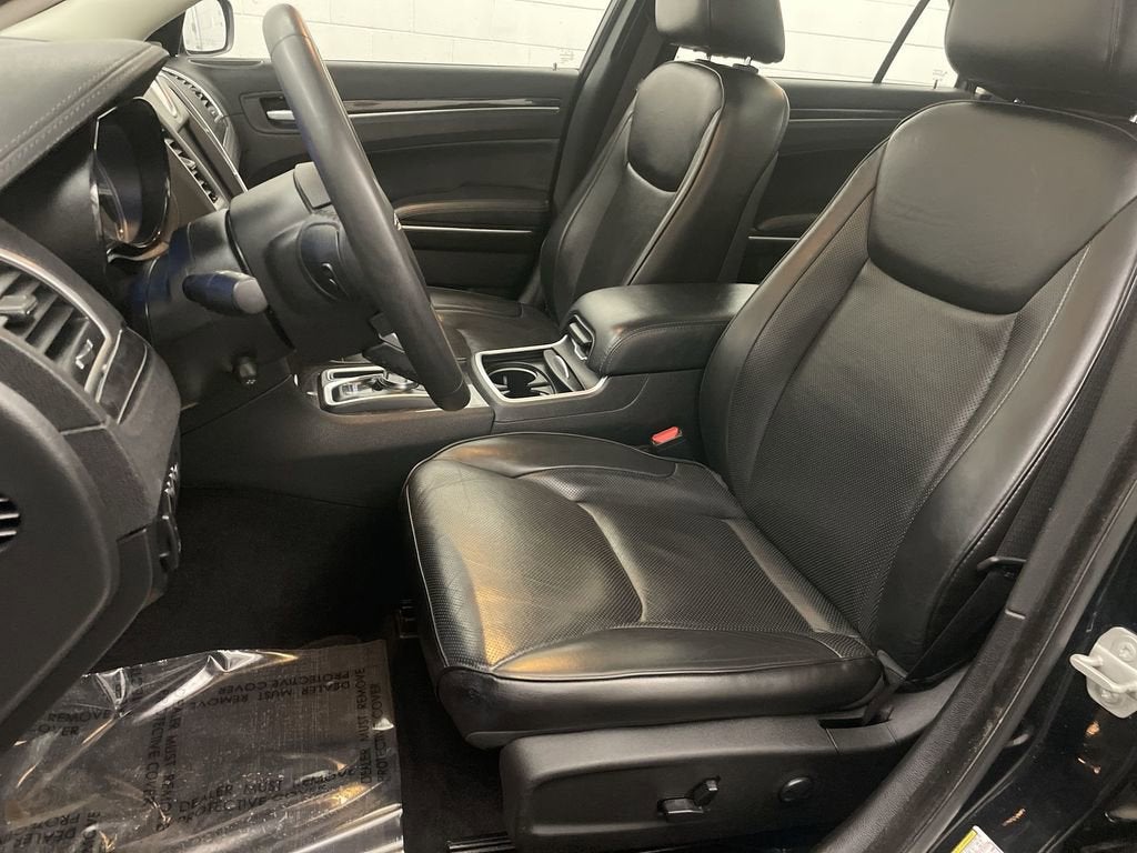 2023 Chrysler 300 Touring L