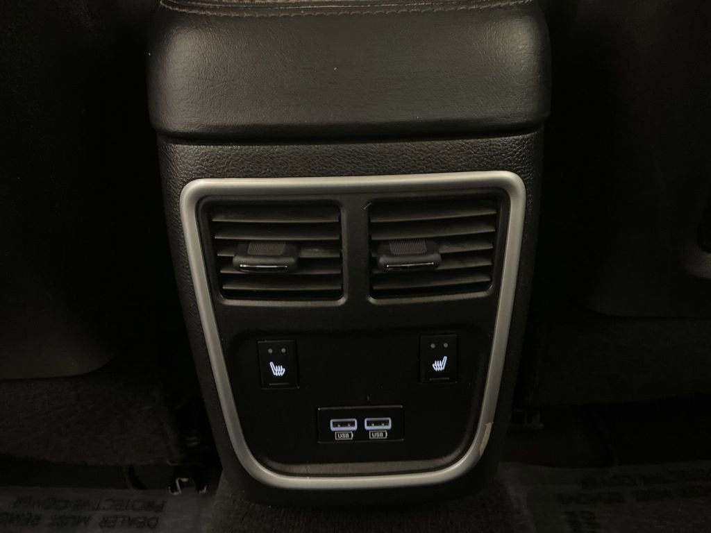 2023 Chrysler 300 Touring L