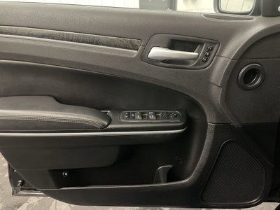 2023 Chrysler 300 Touring L