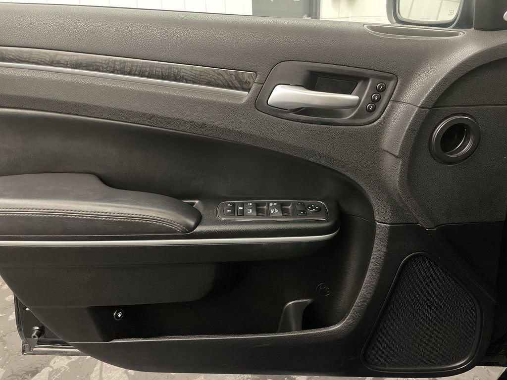 2023 Chrysler 300 Touring L