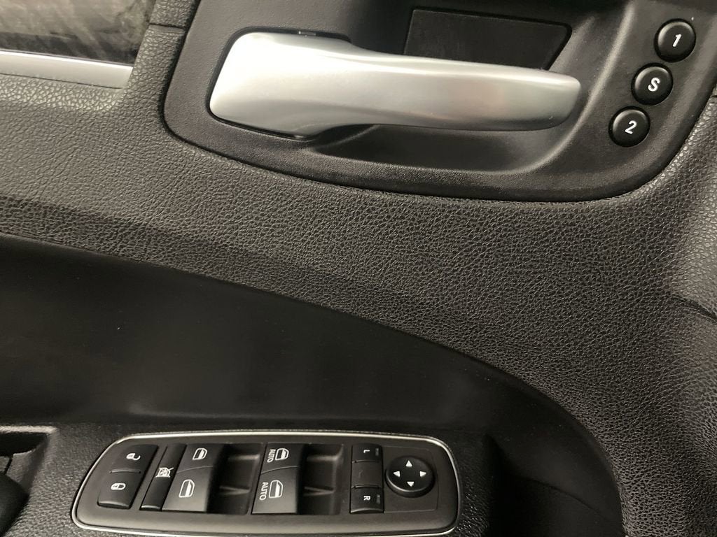 2023 Chrysler 300 Touring L